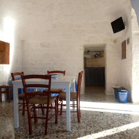 Il Piccolo Trullo Guest House Cisternino Exterior photo